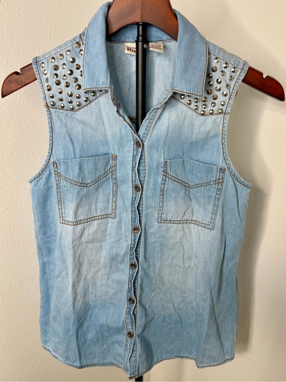 Mudd Light Blue Studded Sleeveless Denim Button-Down Shirt Size Medium